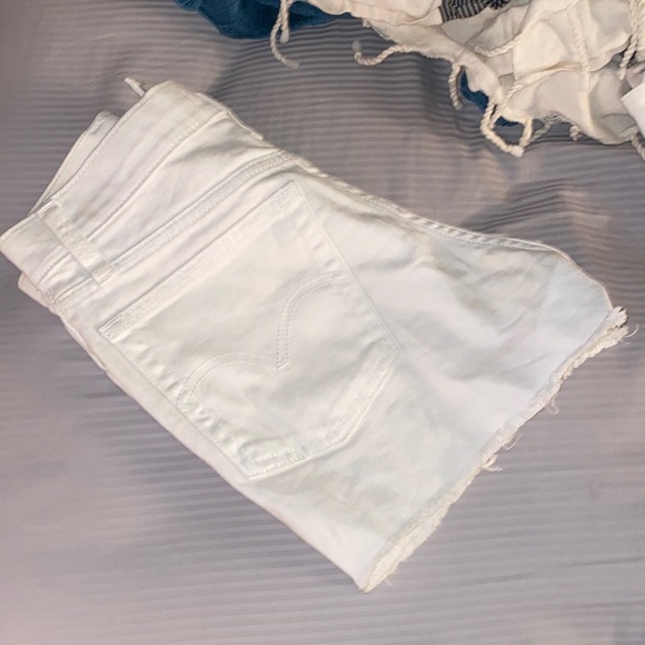 Levi Jean Shorts - Picture 2 of 3